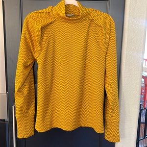 🌹🌹🌹Zara Mustard Top with Puffy Sleeves - stunning for fall! Size S Like new!